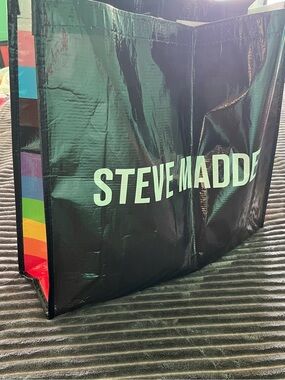 Steve Madden tote bag. Rainbow sides. New